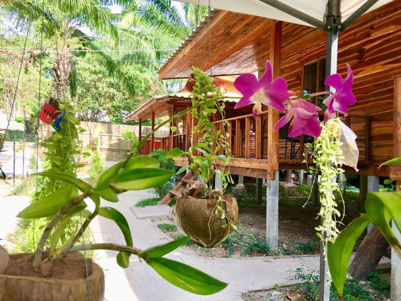 Отель Lanta A Toi House Ко-Ланта Экстерьер фото